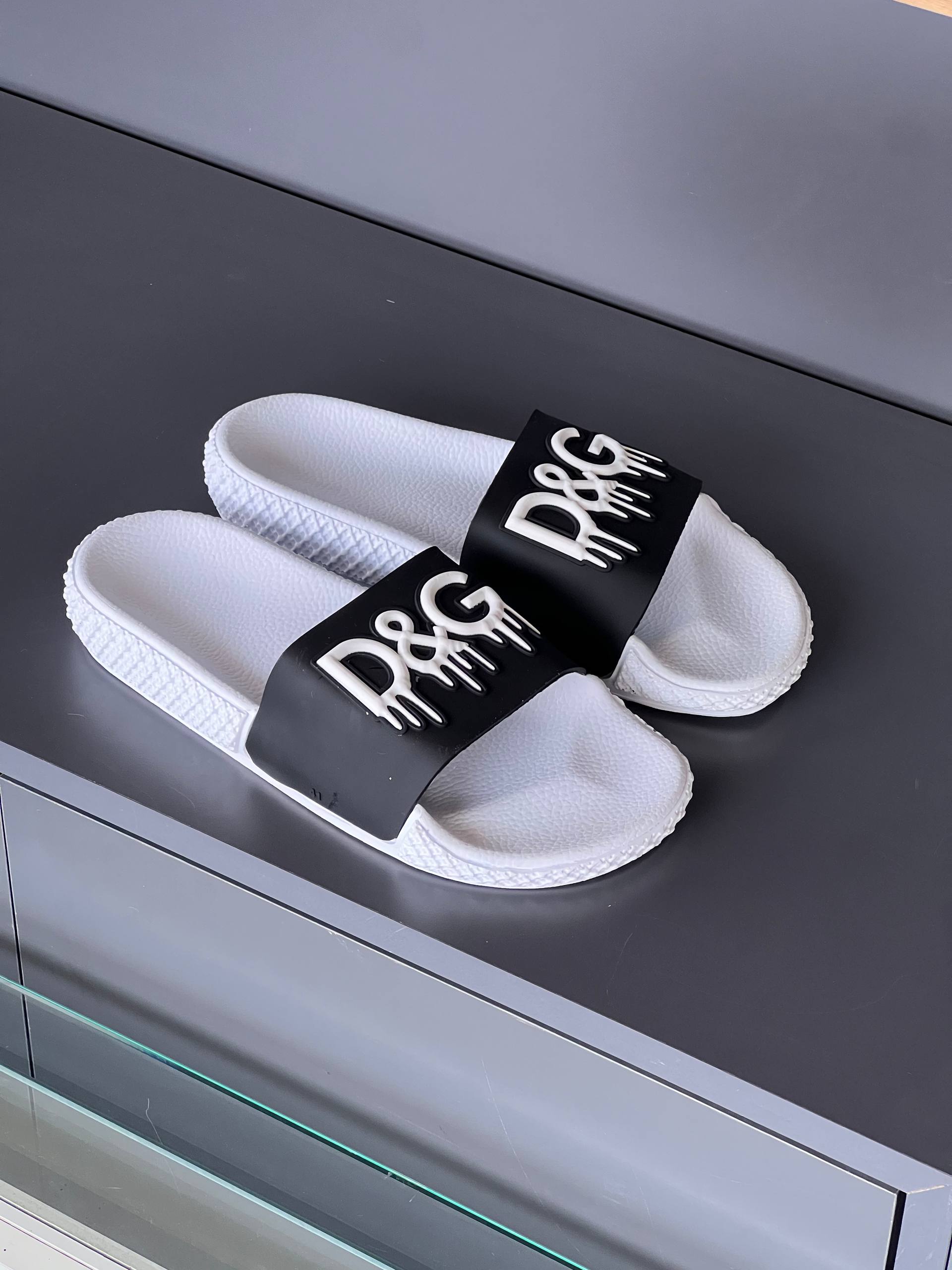 D&G Bay Terlik