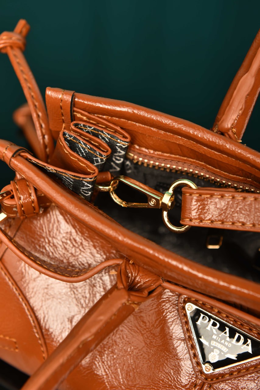 Prad@ Bonnie Leather Çanta