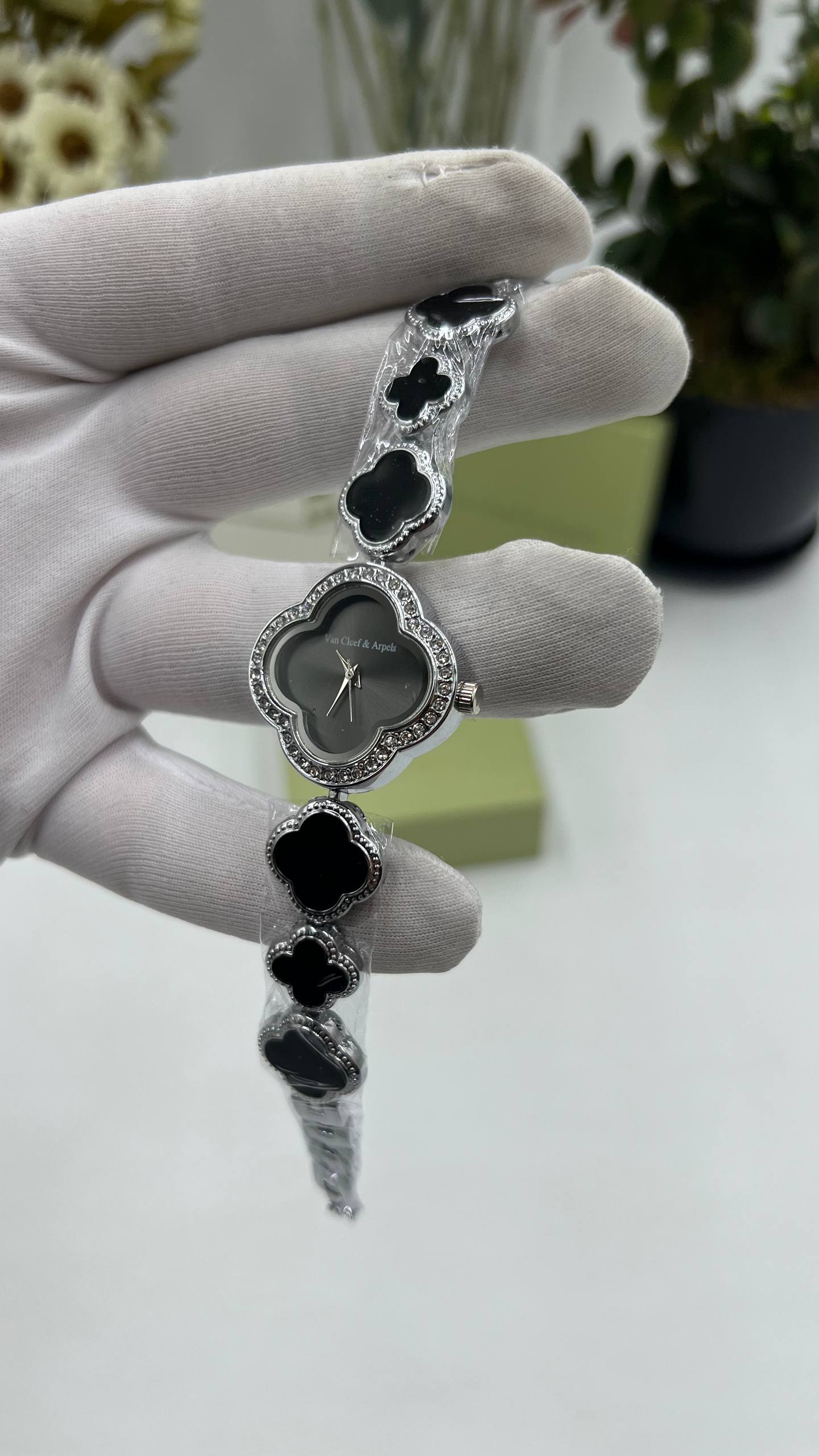 Van Cleef Arp£ls Bayan saat