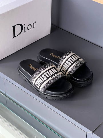 Crist!an Dior Terlik