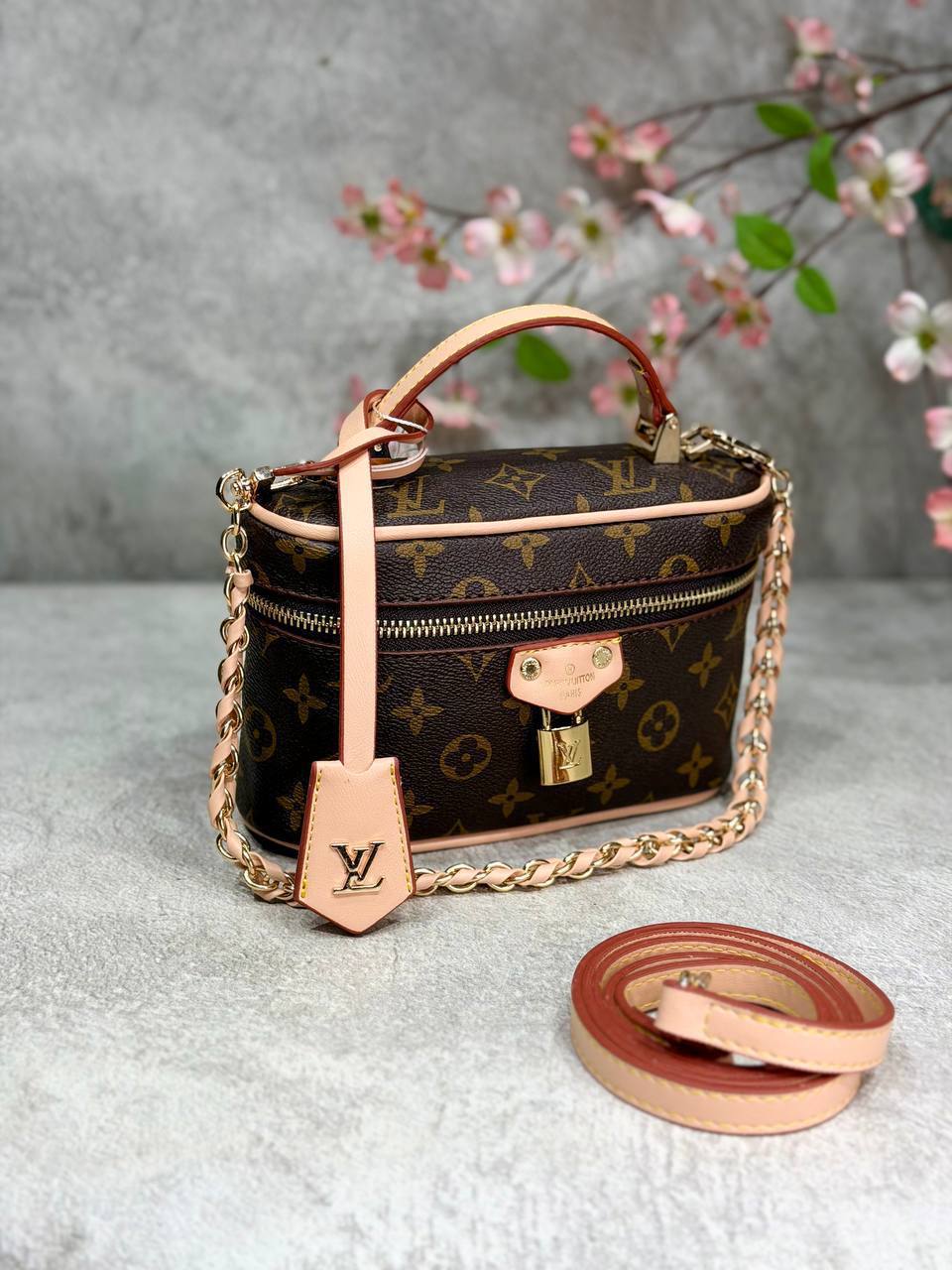 LV Vanity Chain Pouch Çanta