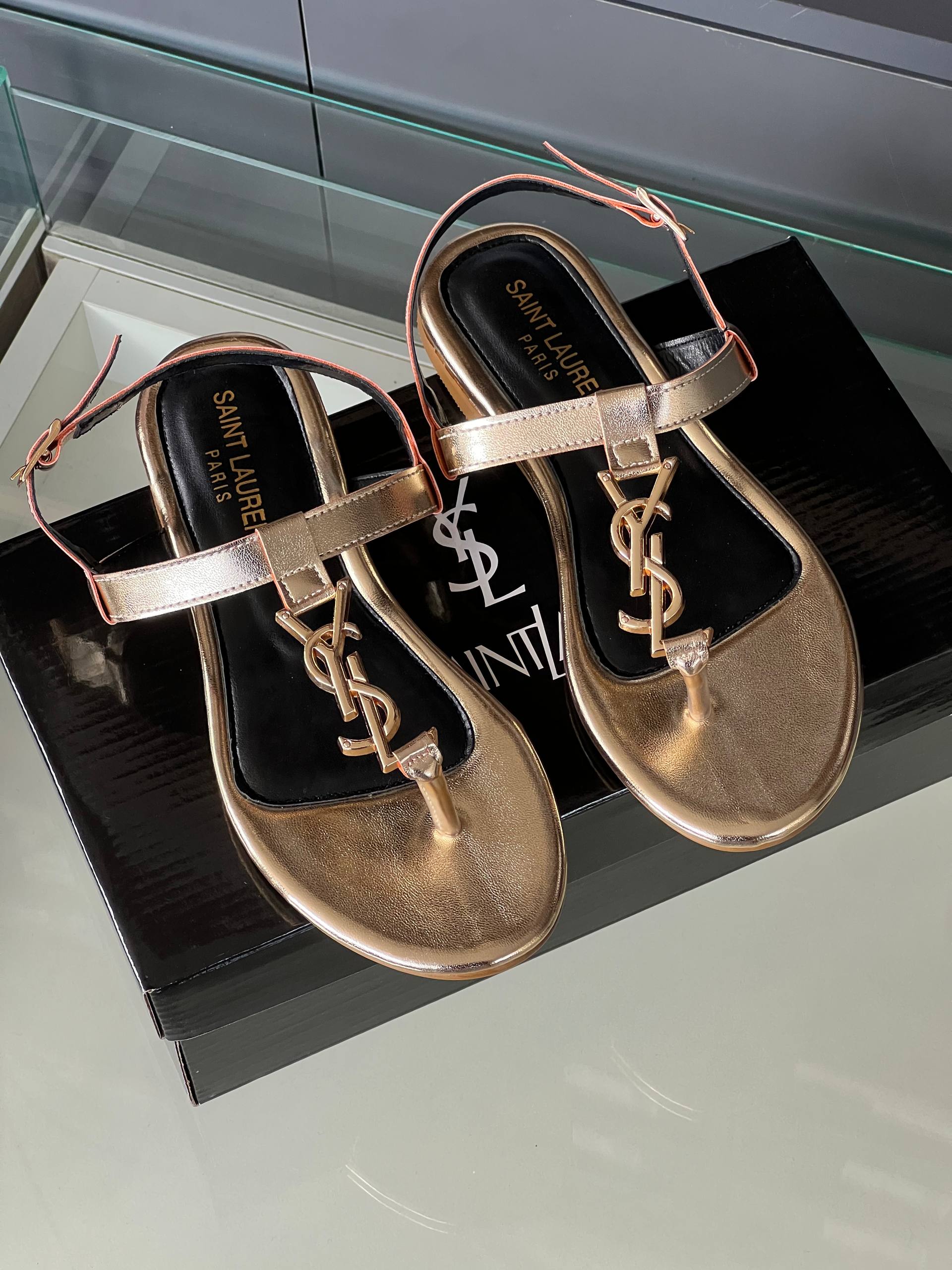 YSL Sandalet Yeni Sezon