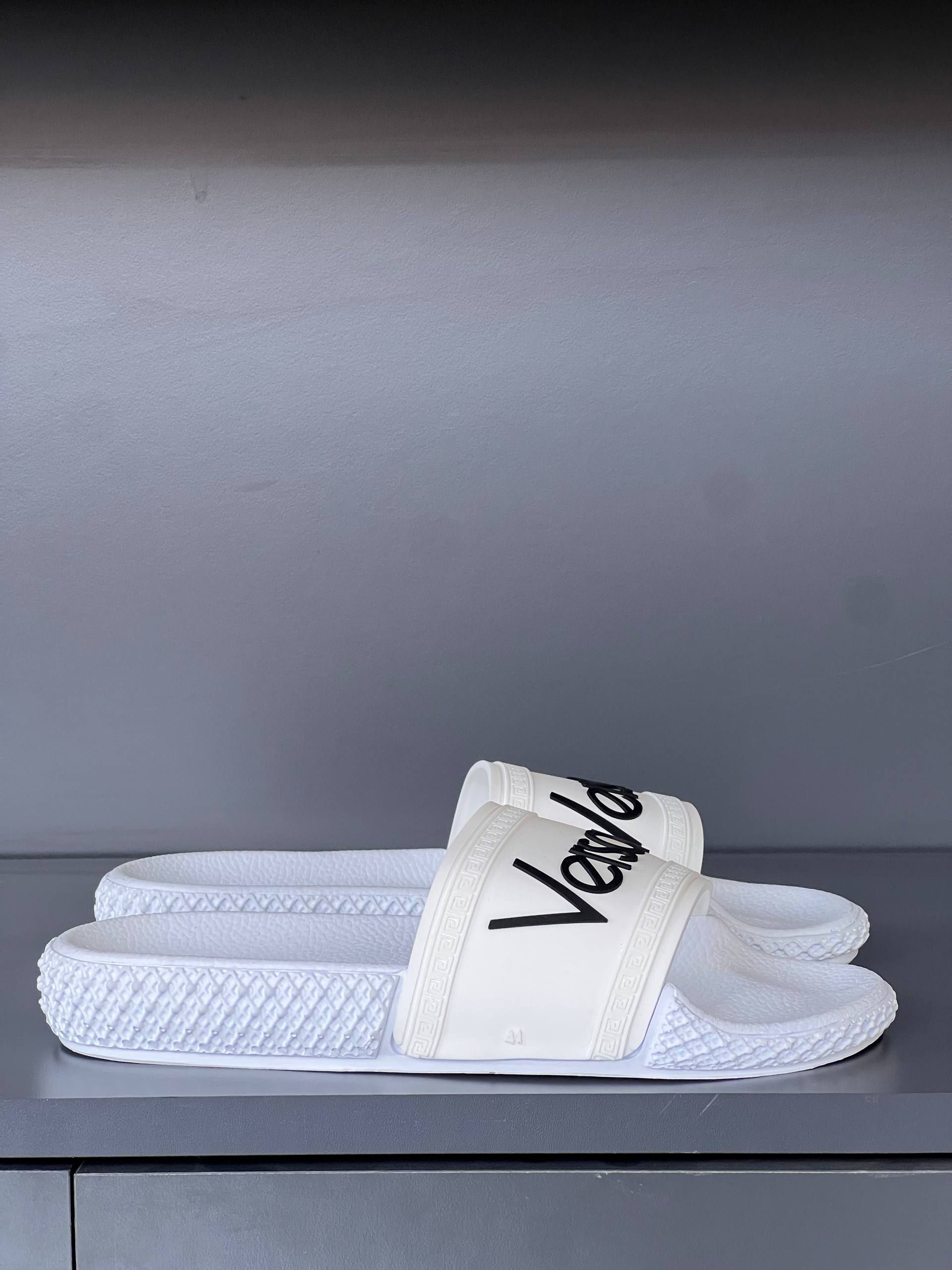Versac£ Bay Terlik