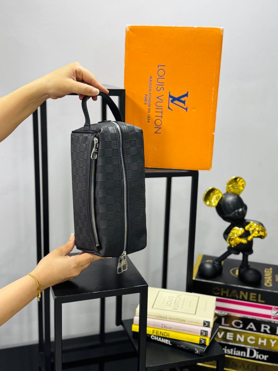 LV Erkek Traşlık / El Çantası