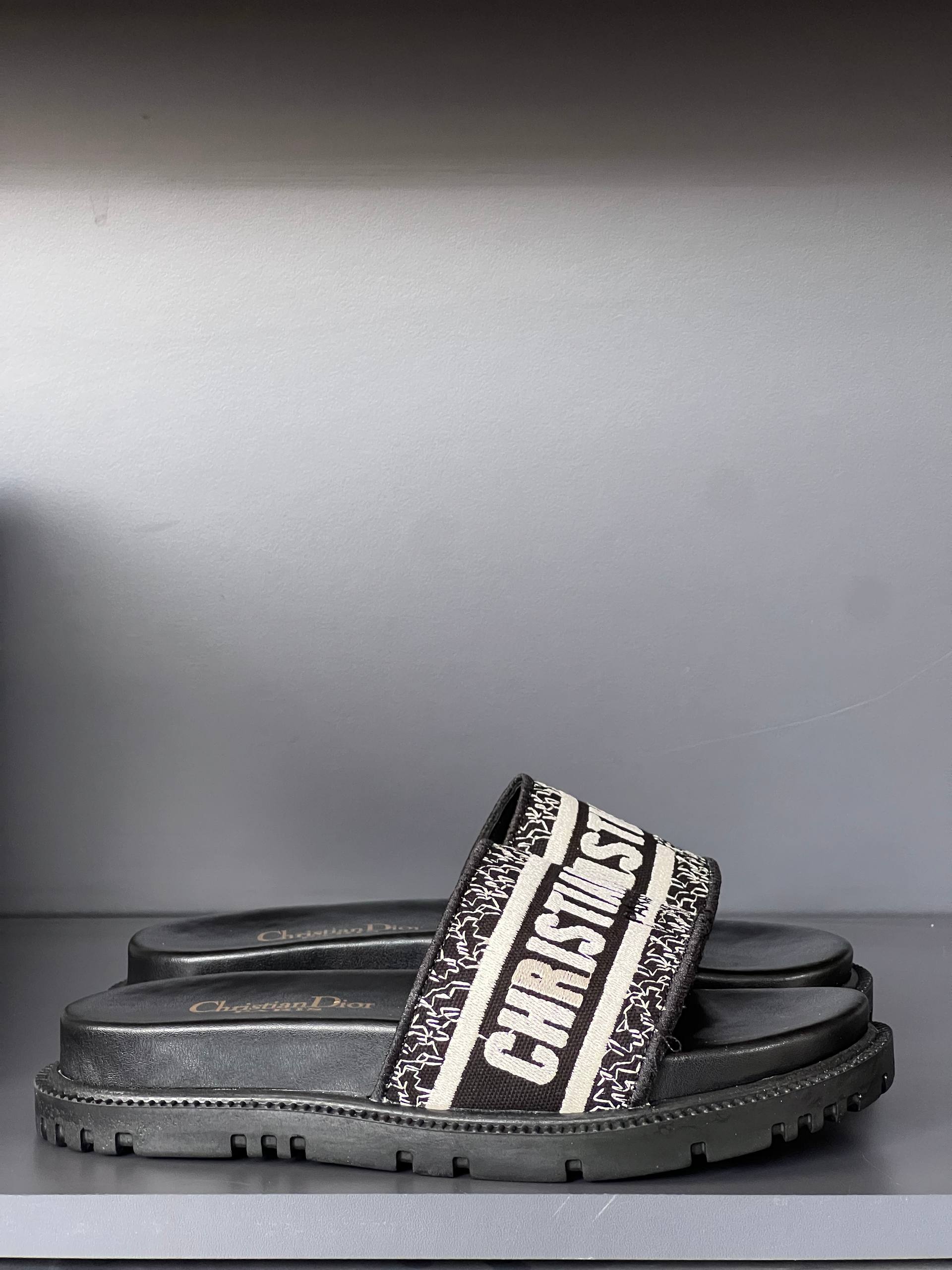 Crist!an Dior Terlik